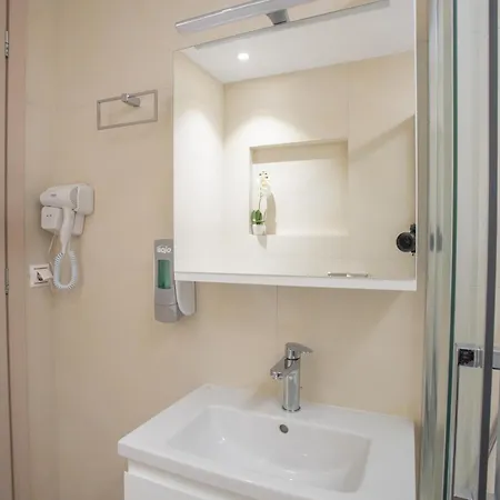 Melissa Zoe House * Vasiliki