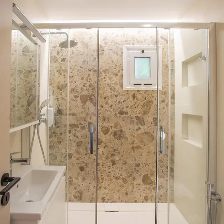 Melissa Zoe House Case de vacanță