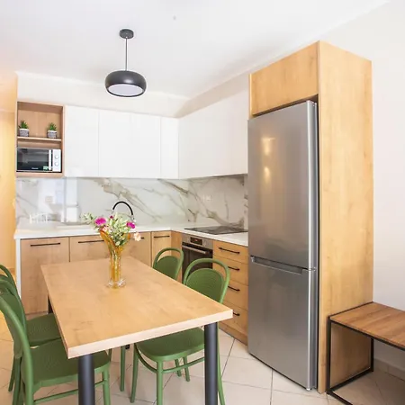 Melissa Zoe House Vasiliki